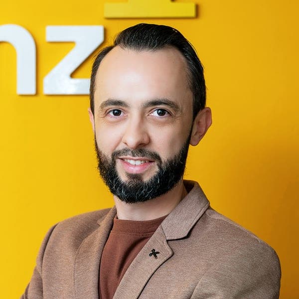 Peron, Diretor na Sunz