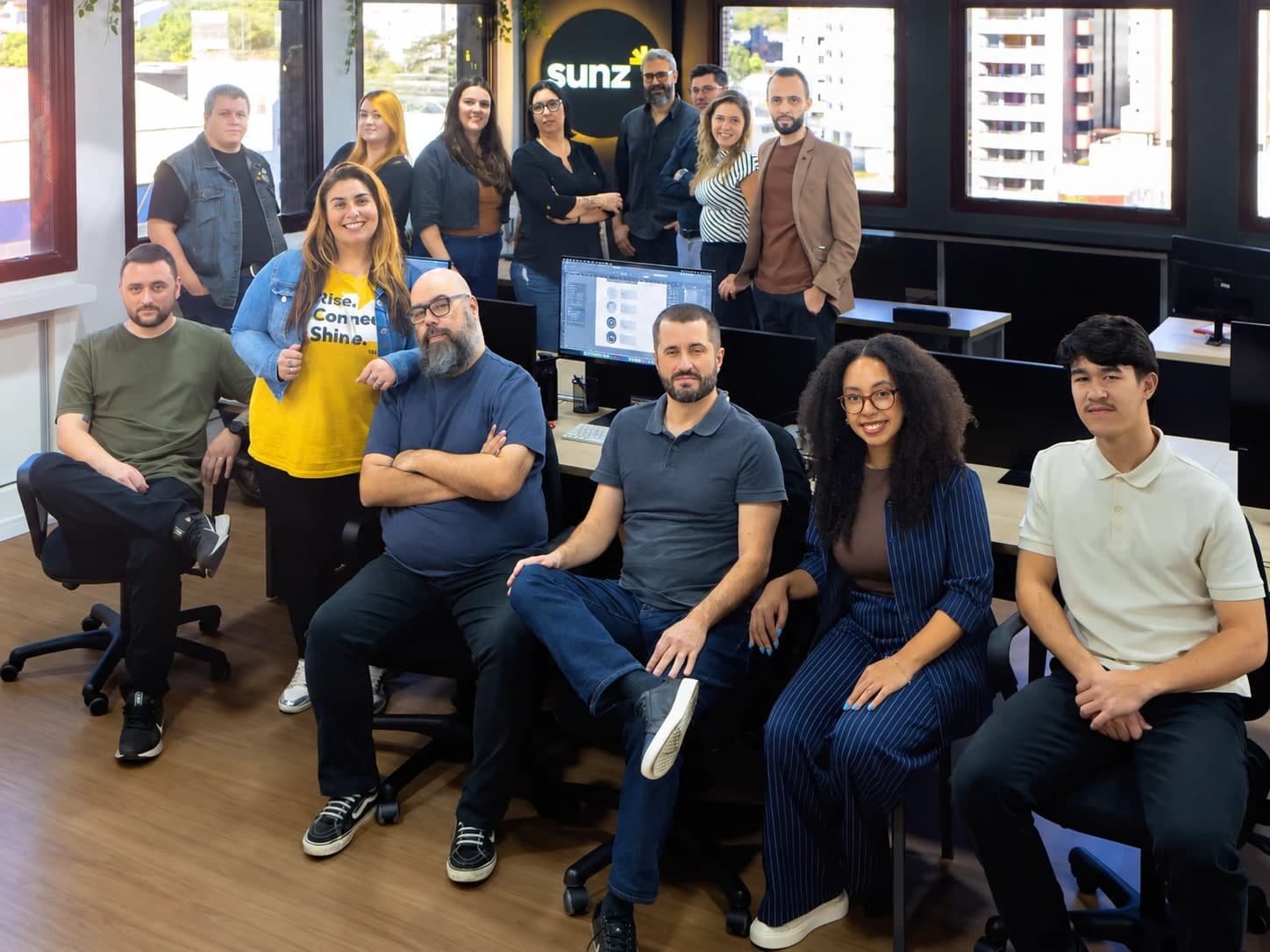 Equipe da Sunz Comunicação no escritório em São Caetano do Sul